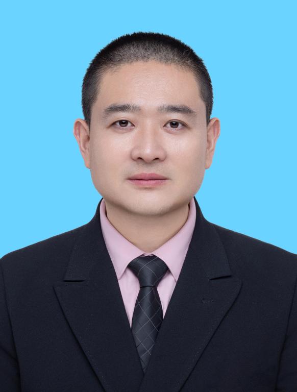 王刚证件照蓝色底原图2024.6 - 副本