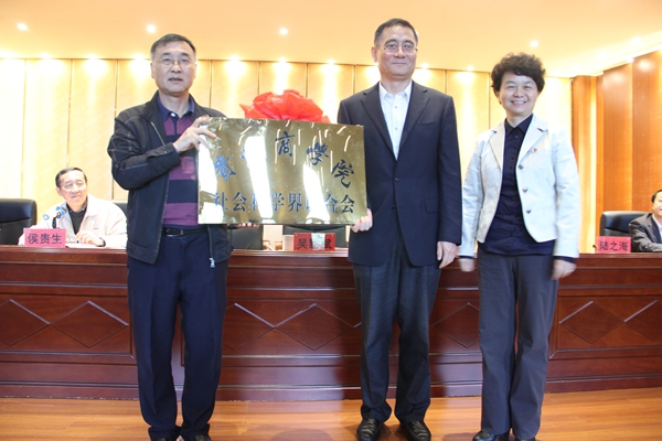 http://www.gzcc.edu.cn/upload/images/2017/4/27935032.jpg