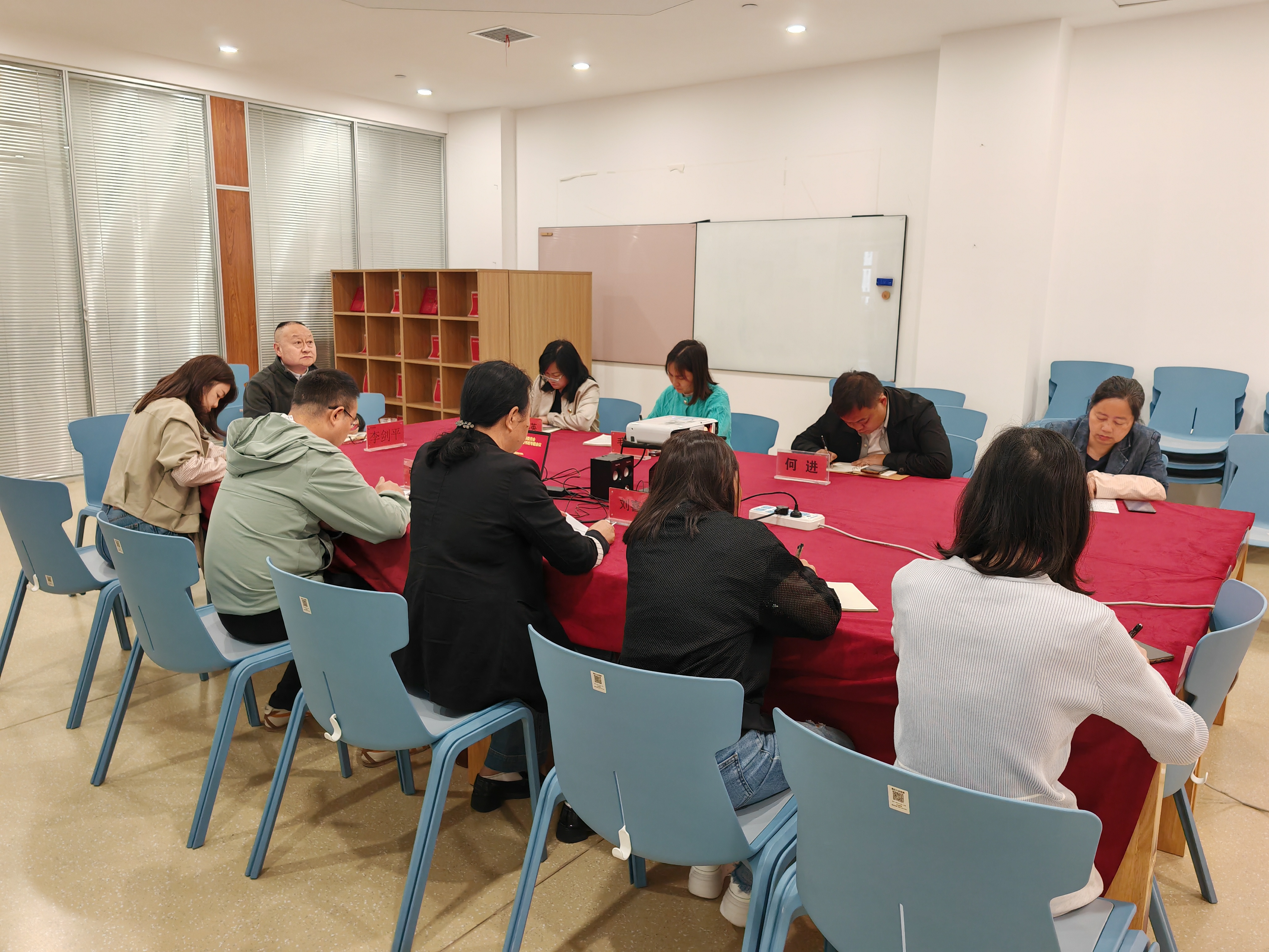 党员大会1.jpg