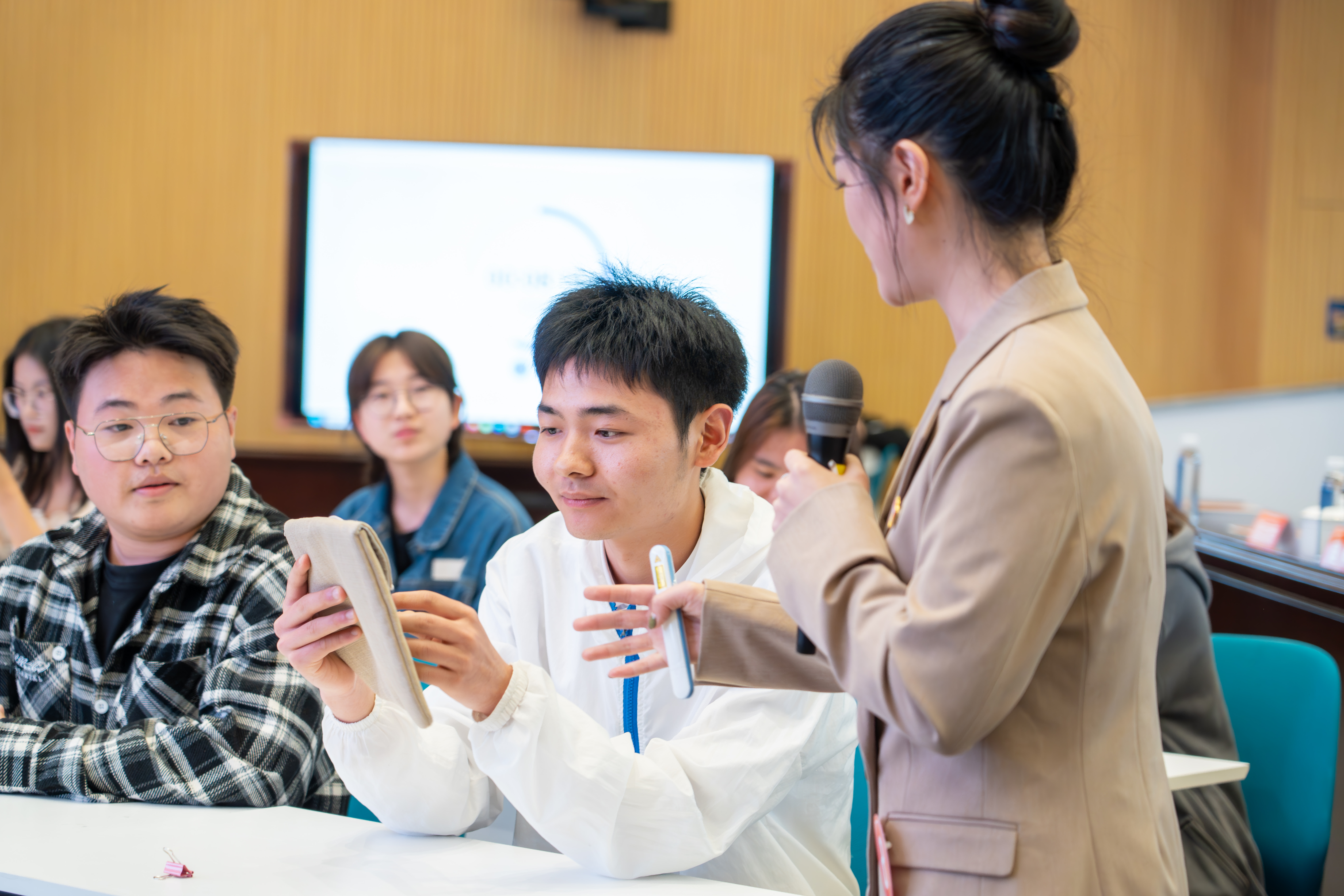 图片4(1).png 图片4(1).png