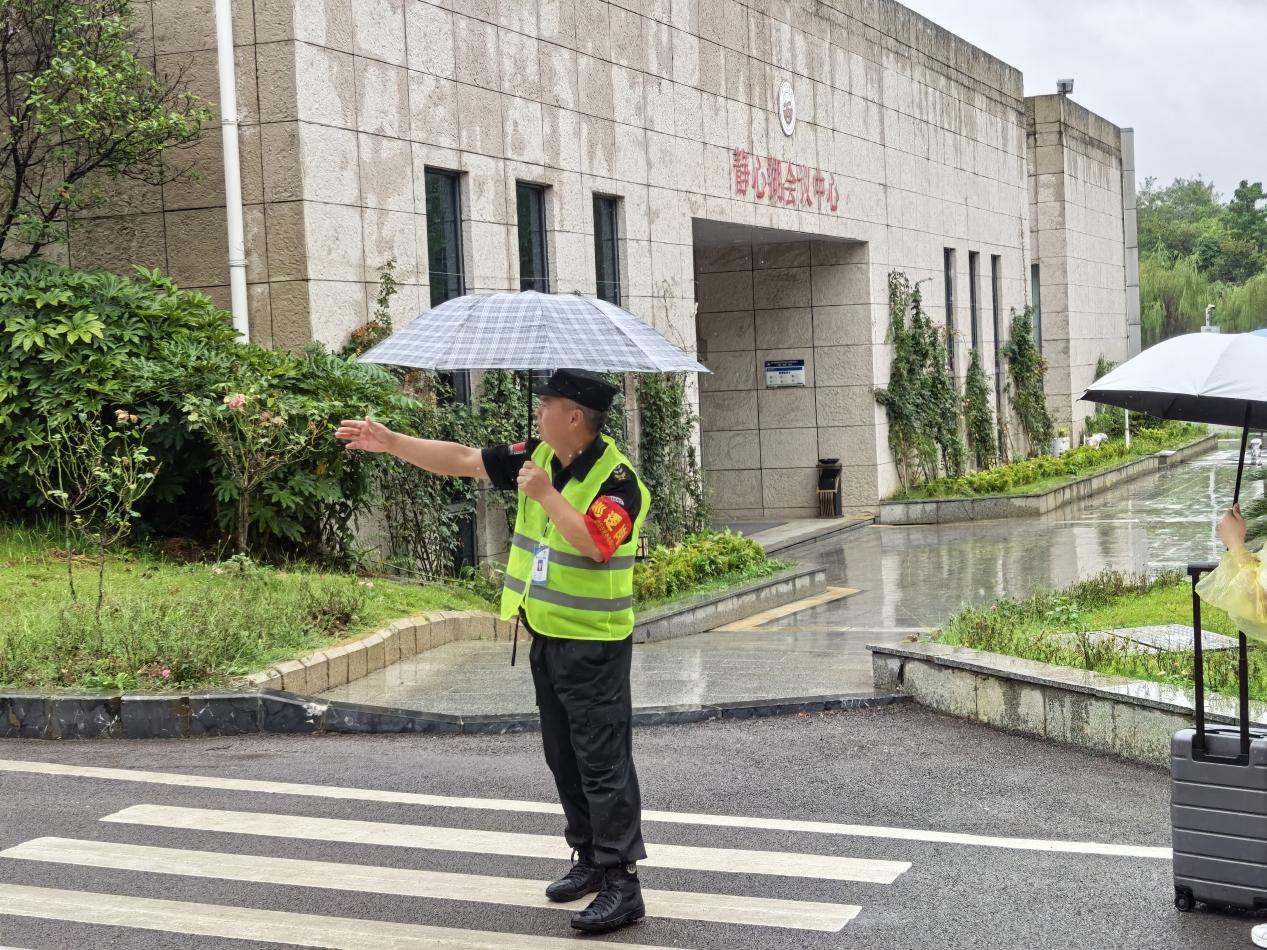 abe85c57e17a93ba4454fdac400e8877